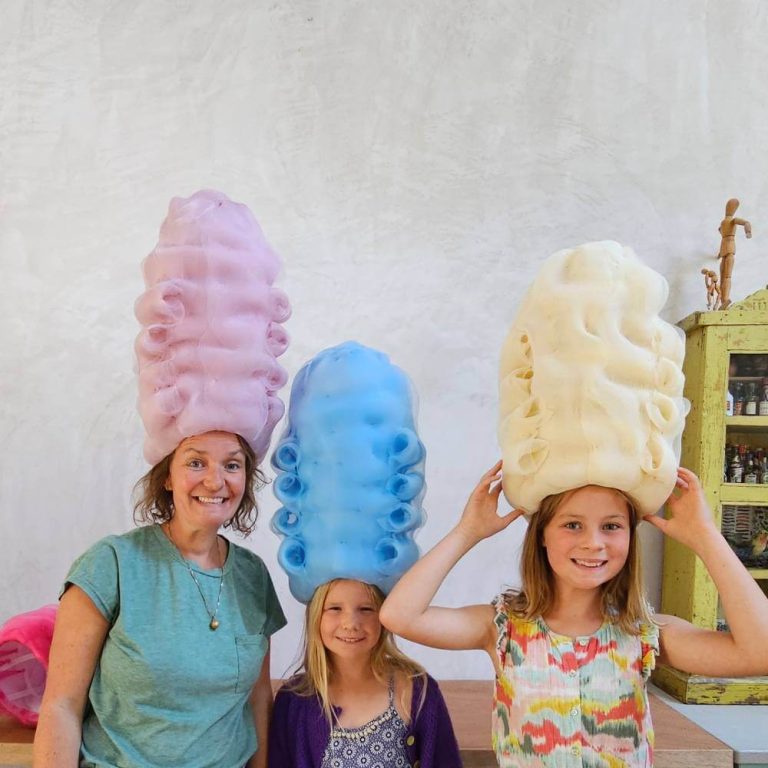 “Marie Antoinette Style”: Moschino Pastel Wigs